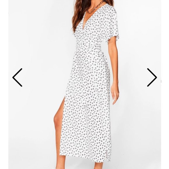 Nasty Gal Dresses & Skirts - NWT Nasty Gal Daisy About You Belted Midi Dress